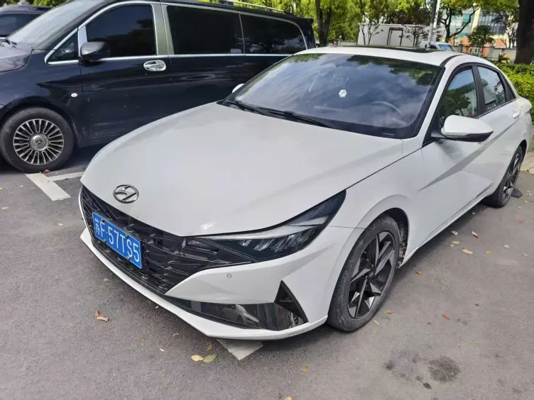 2022款 伊兰特 240TGDi DCT LUX尊贵版